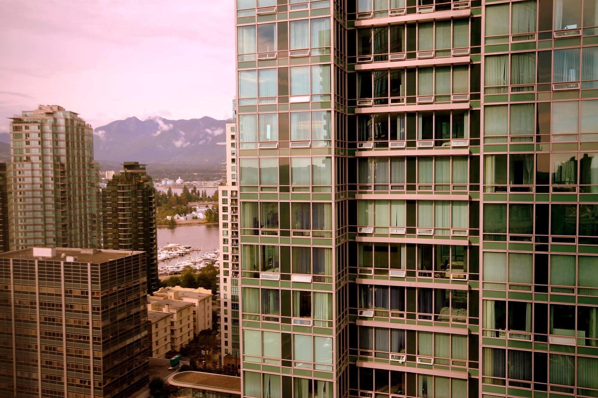 Dunowen Properties Vancouver Extérieur photo